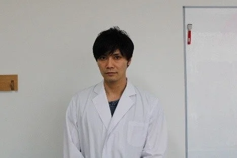 鈴木龍介氏