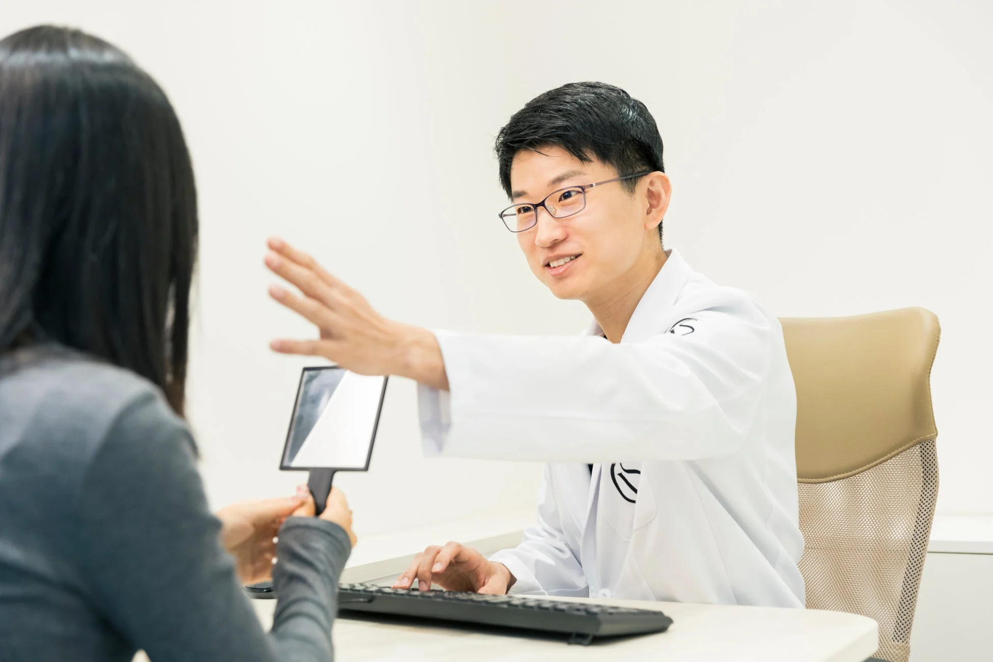 医師と患者のカウンセリング