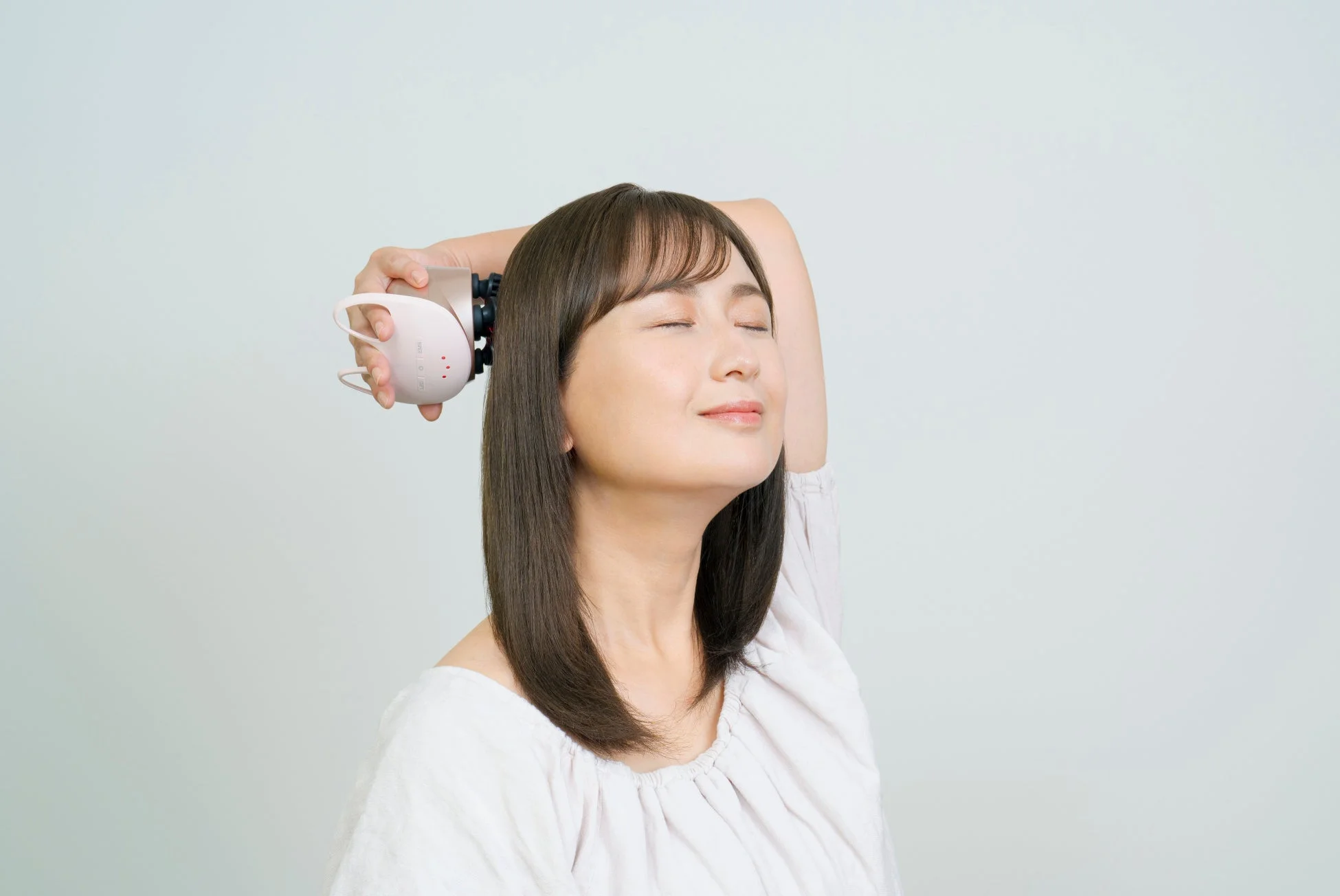 頭皮ケアの動きを再現