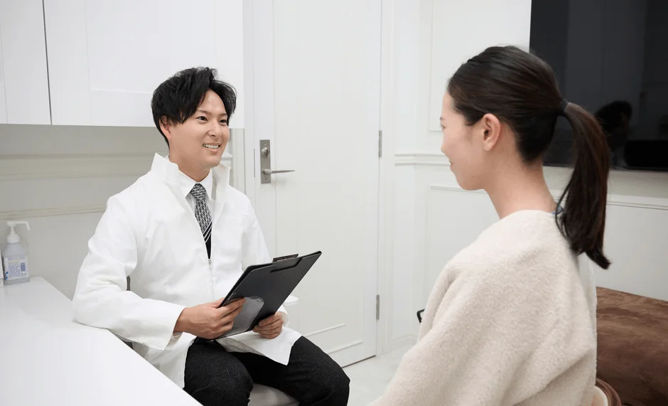 医師と患者のカウンセリング画像