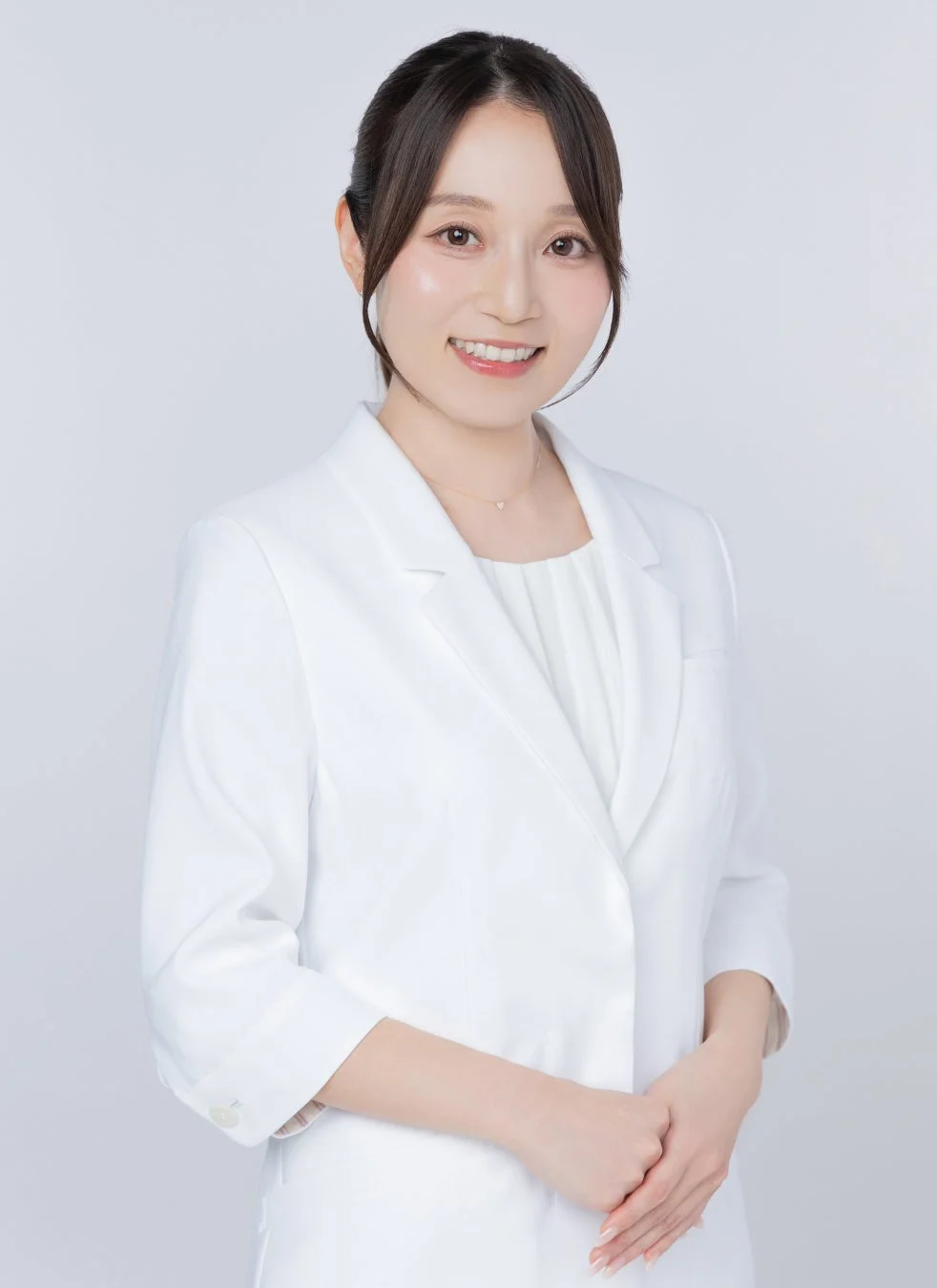 山村鈴奈医師のポートレート