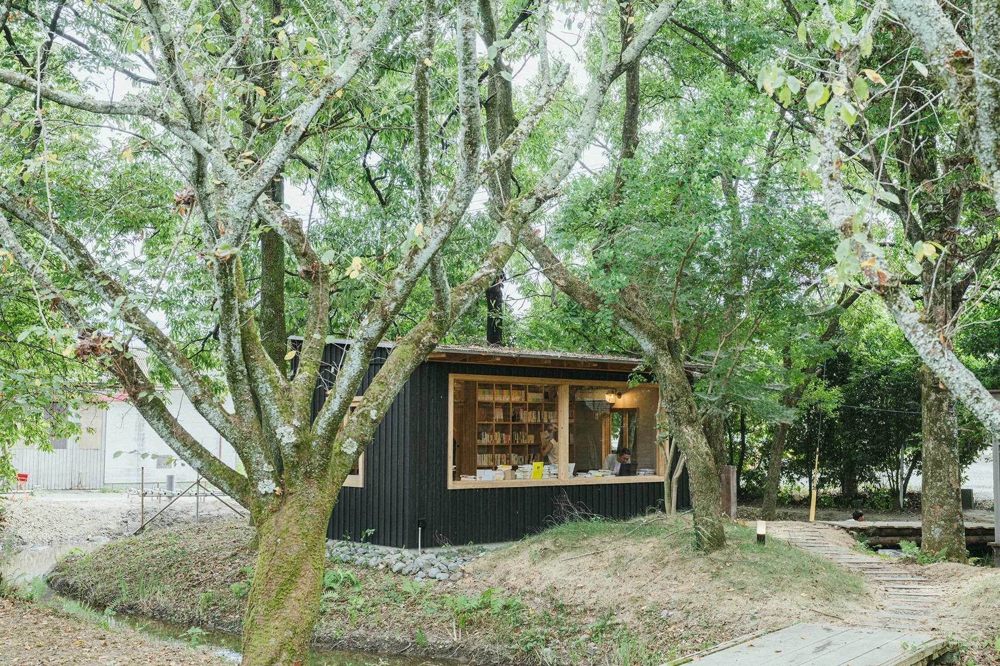 森の図書室 OWL 外観